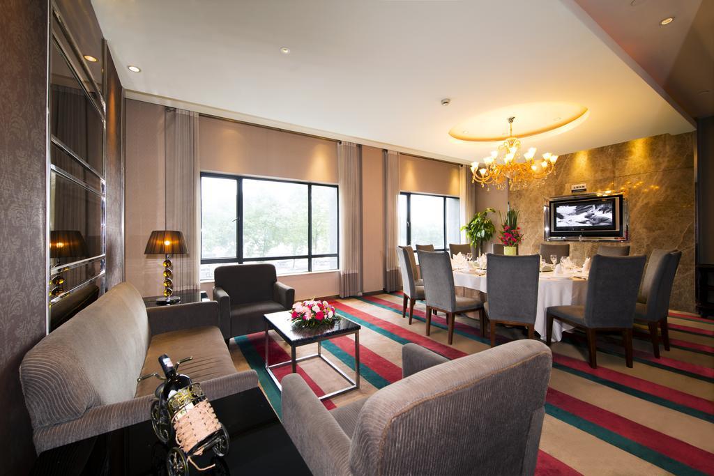 Four Seasons Rayli Hotel Ningbo Esterno foto