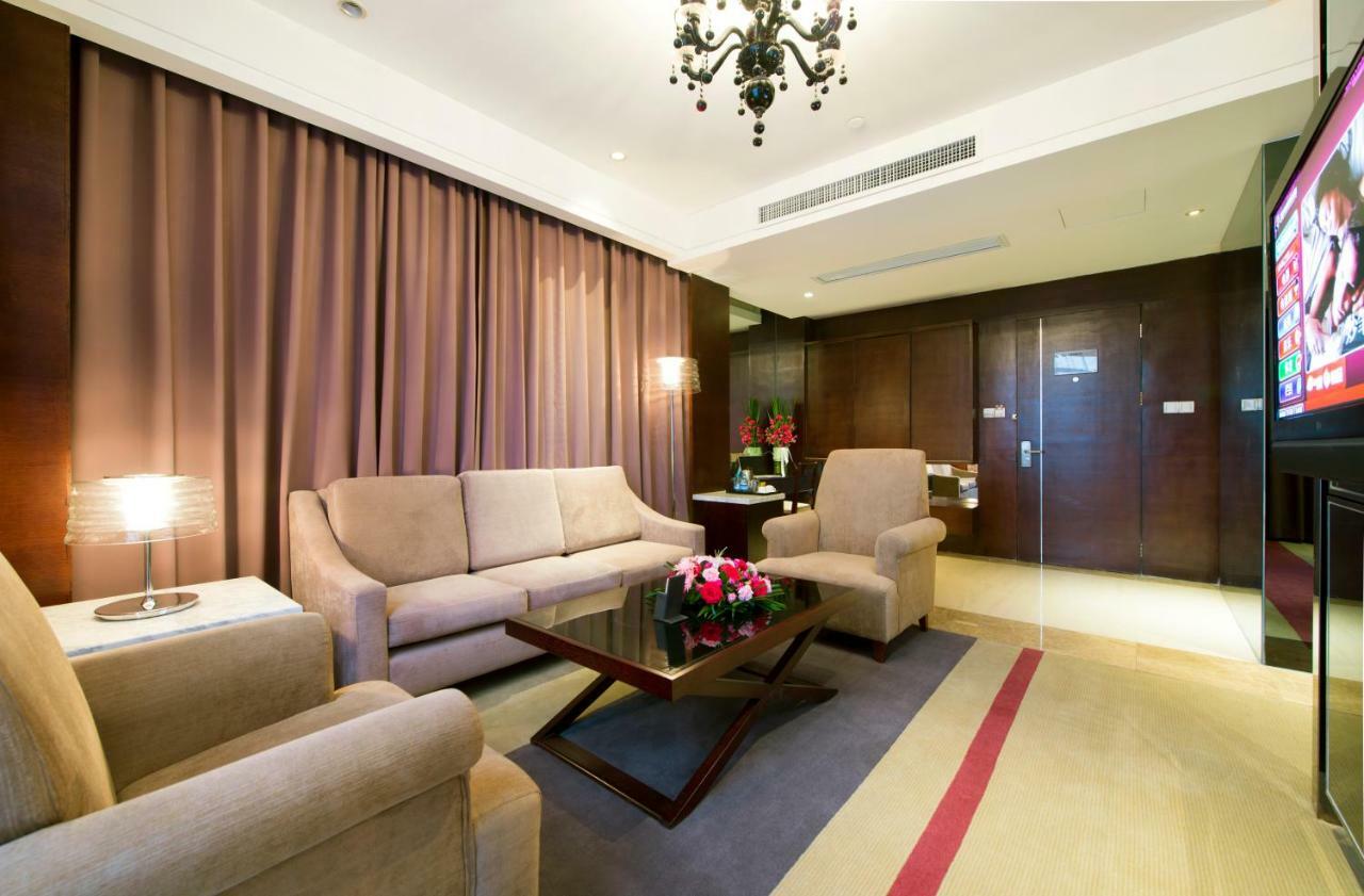 Four Seasons Rayli Hotel Ningbo Esterno foto